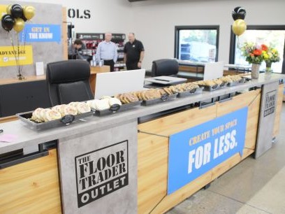 Floor trader sales person